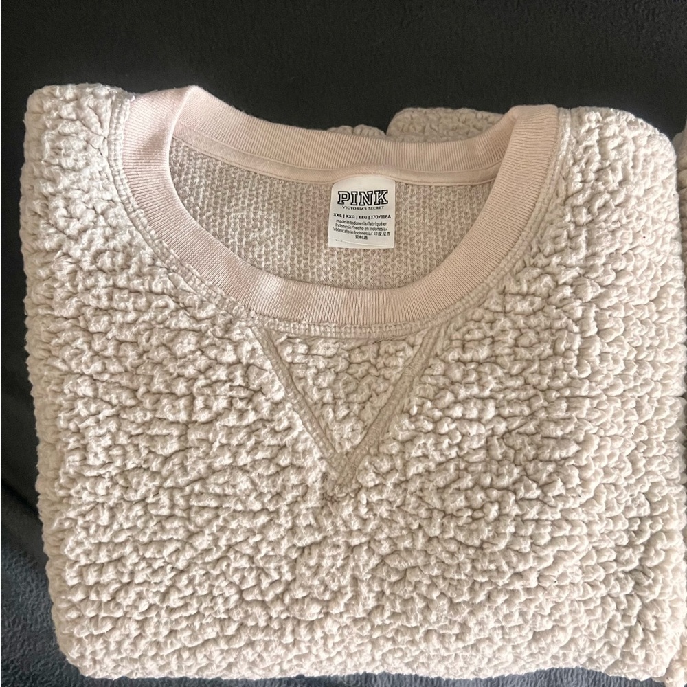 Victoria’s Secret Pink fleece jogger lounge set (worn once).